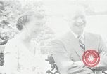 Standbild Präsident und Frau Eisenhower Washington DC USA, 1953, aus Sekunde 60 historischem Filmmaterial Videoclip 65675024247