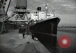 Image des navires français inutilisation Le Havre France, 1954, de la seconde 19 séquences d'archives historiques vidéo 65675024248