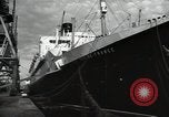 Image des navires français inutilisation Le Havre France, 1954, de la seconde 23 séquences d'archives historiques vidéo 65675024248