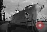 Image des navires français inutilisation Le Havre France, 1954, de la seconde 26 séquences d'archives historiques vidéo 65675024248