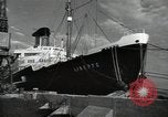 Image des navires français inutilisation Le Havre France, 1954, de la seconde 31 séquences d'archives historiques vidéo 65675024248