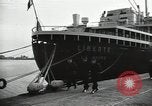 Image des navires français inutilisation Le Havre France, 1954, de la seconde 34 séquences d'archives historiques vidéo 65675024248