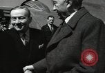 Standbild Konrad Adenauer Paris Frankreich, 1954, aus Sekunde 9 historischem Filmmaterial Videoclip 65675024249