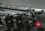 Standbild Konrad Adenauer Paris Frankreich, 1954, aus Sekunde 11 historischem Filmmaterial Videoclip 65675024249