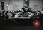 Standbild Präsident Eisenhower und Schrank Washington DC USA, 1953, aus Sekunde 4 historischem Filmmaterial Videoclip 65675024250