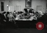 Standbild Präsident Eisenhower und Schrank Washington DC USA, 1953, aus Sekunde 9 historischem Filmmaterial Videoclip 65675024250