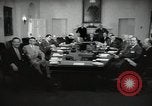 Standbild Präsident Eisenhower und Schrank Washington DC USA, 1953, aus Sekunde 15 historischem Filmmaterial Videoclip 65675024250