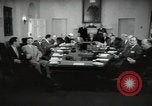 Standbild Präsident Eisenhower und Schrank Washington DC USA, 1953, aus Sekunde 20 historischem Filmmaterial Videoclip 65675024250
