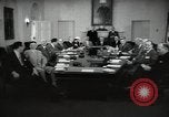 Standbild Präsident Eisenhower und Schrank Washington DC USA, 1953, aus Sekunde 23 historischem Filmmaterial Videoclip 65675024250