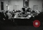 Standbild Präsident Eisenhower und Schrank Washington DC USA, 1953, aus Sekunde 26 historischem Filmmaterial Videoclip 65675024250