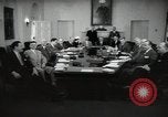 Standbild Präsident Eisenhower und Schrank Washington DC USA, 1953, aus Sekunde 30 historischem Filmmaterial Videoclip 65675024250