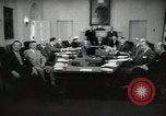 Standbild Präsident Eisenhower und Schrank Washington DC USA, 1953, aus Sekunde 34 historischem Filmmaterial Videoclip 65675024250