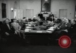 Standbild Präsident Eisenhower und Schrank Washington DC USA, 1953, aus Sekunde 35 historischem Filmmaterial Videoclip 65675024250
