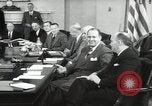 Standbild Präsident Eisenhower und Schrank Washington DC USA, 1953, aus Sekunde 56 historischem Filmmaterial Videoclip 65675024250