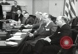 Standbild Präsident Eisenhower und Schrank Washington DC USA, 1953, aus Sekunde 59 historischem Filmmaterial Videoclip 65675024250