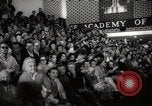 Standbild 33 Academy Awards Santa Monica California USA, 1961, aus Sekunde 17 historischem Filmmaterial Videoclip 65675024256