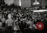 Standbild 33 Academy Awards Santa Monica California USA, 1961, aus Sekunde 18 historischem Filmmaterial Videoclip 65675024256