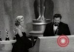Standbild 33 Academy Awards Santa Monica California USA, 1961, aus Sekunde 48 historischem Filmmaterial Videoclip 65675024256