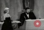 Standbild 33 Academy Awards Santa Monica California USA, 1961, aus Sekunde 52 historischem Filmmaterial Videoclip 65675024256