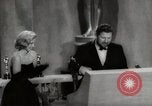 Standbild 33 Academy Awards Santa Monica California USA, 1961, aus Sekunde 54 historischem Filmmaterial Videoclip 65675024256