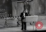 Standbild 33 Academy Awards Santa Monica California USA, 1961, aus Sekunde 59 historischem Filmmaterial Videoclip 65675024256