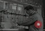 Standbild chemische Experimente United States USA, 1948, aus Sekunde 5 historischem Filmmaterial Videoclip 65675024267