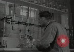 Standbild chemische Experimente United States USA, 1948, aus Sekunde 8 historischem Filmmaterial Videoclip 65675024267