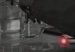 Standbild chemische Experimente United States USA, 1948, aus Sekunde 14 historischem Filmmaterial Videoclip 65675024267
