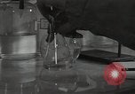 Standbild chemische Experimente United States USA, 1948, aus Sekunde 18 historischem Filmmaterial Videoclip 65675024267
