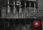 Standbild chemische Experimente United States USA, 1948, aus Sekunde 47 historischem Filmmaterial Videoclip 65675024267