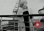 Immagine di Mae West South Hampton Inghilterra, 1941, secondo 8 filmato di repertorio 65675024279