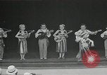 Image Village des nains à l'Exposition universelle de Chicago Chicago Illinois USA, 1933, de la seconde 44 séquences d'archives historiques vidéo 65675024282