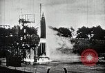 Standbild V-2 Rakete Deutschland, 1943, aus Sekunde 7 historischem Filmmaterial Videoclip 65675024301