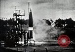 Standbild V-2 Rakete Deutschland, 1943, aus Sekunde 10 historischem Filmmaterial Videoclip 65675024301