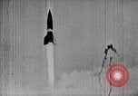 Standbild V-2 Rakete Deutschland, 1943, aus Sekunde 17 historischem Filmmaterial Videoclip 65675024301