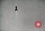 Standbild V-2 Rakete Deutschland, 1943, aus Sekunde 19 historischem Filmmaterial Videoclip 65675024301