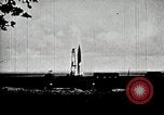 Standbild V-2 Rakete Deutschland, 1943, aus Sekunde 7 historischem Filmmaterial Videoclip 65675024302