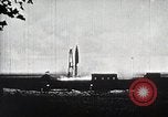 Standbild V-2 Rakete Deutschland, 1943, aus Sekunde 15 historischem Filmmaterial Videoclip 65675024302