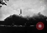 Standbild V-2 Rakete Deutschland, 1943, aus Sekunde 18 historischem Filmmaterial Videoclip 65675024302