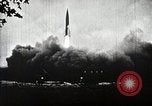 Standbild V-2 Rakete Deutschland, 1943, aus Sekunde 19 historischem Filmmaterial Videoclip 65675024302