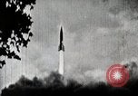 Standbild V-2 Rakete Deutschland, 1943, aus Sekunde 20 historischem Filmmaterial Videoclip 65675024302