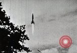 Standbild V-2 Rakete Deutschland, 1943, aus Sekunde 23 historischem Filmmaterial Videoclip 65675024302