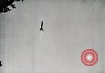 Standbild V-2 Rakete Deutschland, 1943, aus Sekunde 25 historischem Filmmaterial Videoclip 65675024302