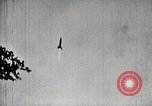 Standbild V-2 Rakete Deutschland, 1943, aus Sekunde 26 historischem Filmmaterial Videoclip 65675024302