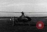 Immagine di Il dott Friedrich Dablhoff e elicottero con jet-lame di propulsione Ohio United States USA, 1946, secondo 37 filmato di repertorio 65675024304