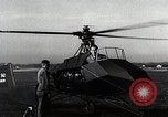 Immagine di Il dott Friedrich Dablhoff e elicottero con jet-lame di propulsione Ohio United States USA, 1946, secondo 46 filmato di repertorio 65675024304