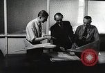 Standbild deutsche Wissenschaftler Ohio United States USA, 1946, aus Sekunde 35 historischem Filmmaterial Videoclip 65675024306
