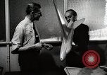Standbild deutsche Wissenschaftler Ohio United States USA, 1946, aus Sekunde 48 historischem Filmmaterial Videoclip 65675024306