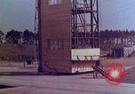 Standbild V-2 Rakete Peenemunde Deutschland, 1943, aus Sekunde 18 historischem Filmmaterial Videoclip 65675024336