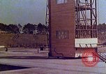 Standbild V-2 Rakete Peenemunde Deutschland, 1943, aus Sekunde 20 historischem Filmmaterial Videoclip 65675024336
